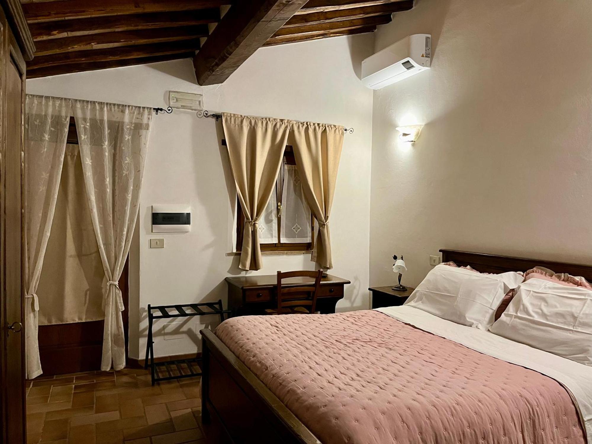 Agriturismo Le Querciole In Val D'Orcia Bagno Vignoni Bilik gambar